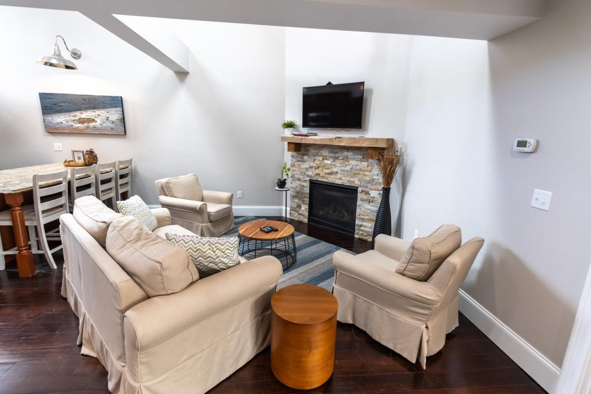 The Newport Lofts - 543 Thames Street Appartement Buitenkant foto